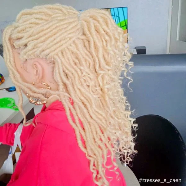 Rajouts Crochet Locks X-PRESSION WAVY BAHAMA LOCS 18" - Outré - Image 3