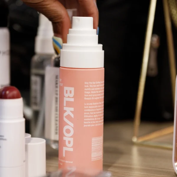 Spray Fixateur de maquillage Stay The Day - Black Opal - Image 3